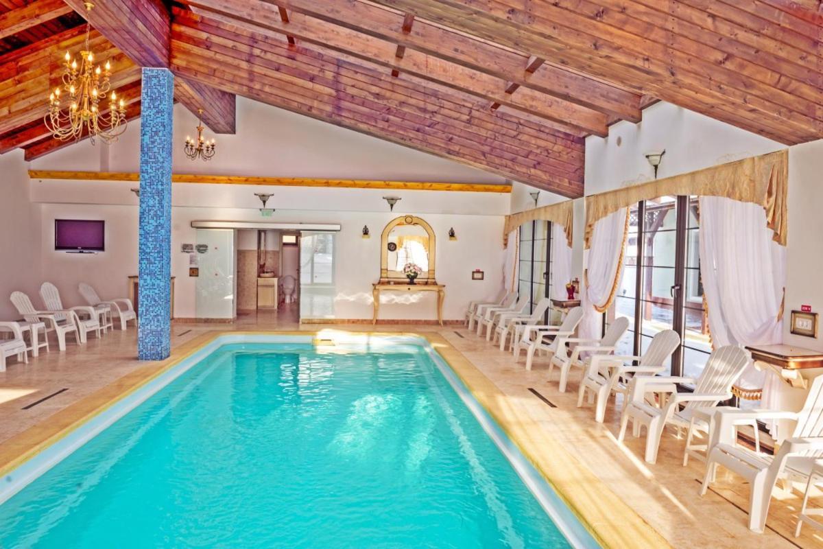 Emire Boutique Hotell Zărneşti Eksteriør bilde